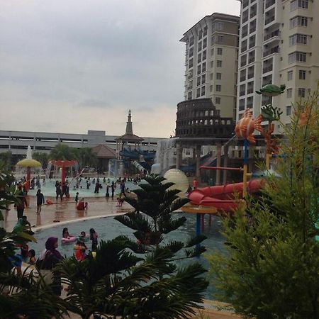 Apartments & Free Access To Waterpark At B Lagoon Melaka Buitenkant foto