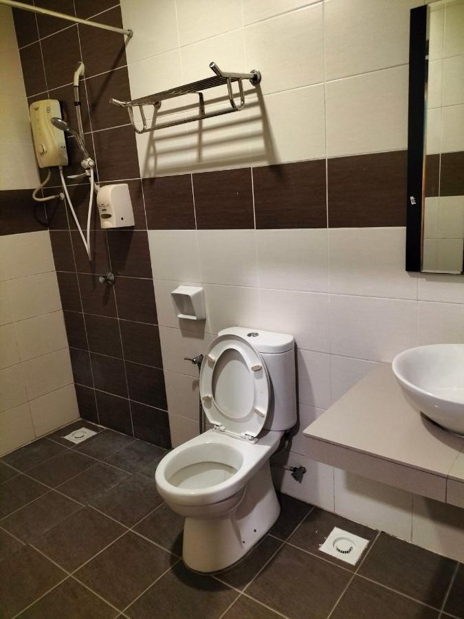 Apartments & Free Access To Waterpark At B Lagoon Melaka Buitenkant foto